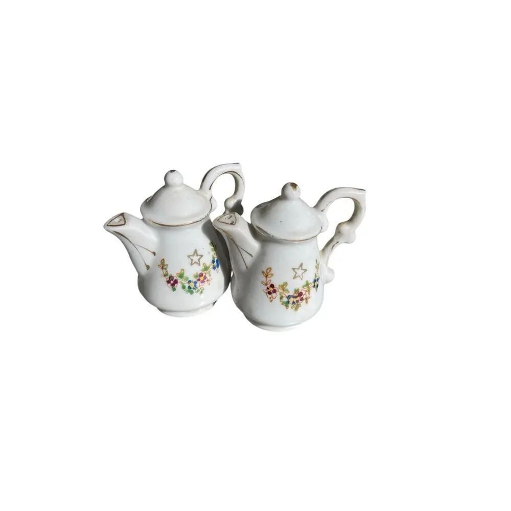 Vintage Tea Pot Salt and Pepper Shakers Made in Japan